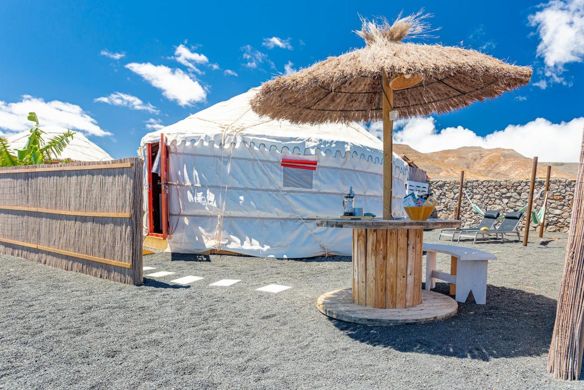 Finca De Arrieta Village - Yurts And Stone Cottages - Shared Pool - Walking Distance To Arrieta Beach - Eco Friendly Tabayesco Bagian luar foto