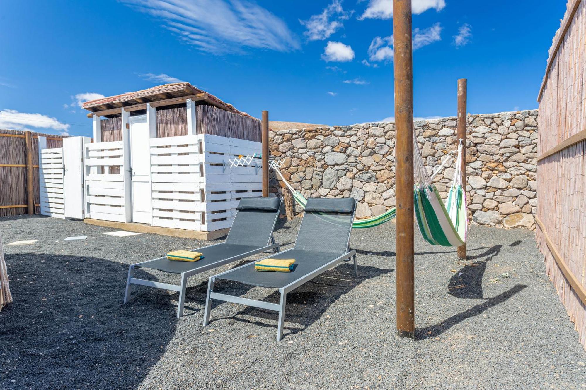 Finca De Arrieta Village - Yurts And Stone Cottages - Shared Pool - Walking Distance To Arrieta Beach - Eco Friendly Tabayesco Bagian luar foto