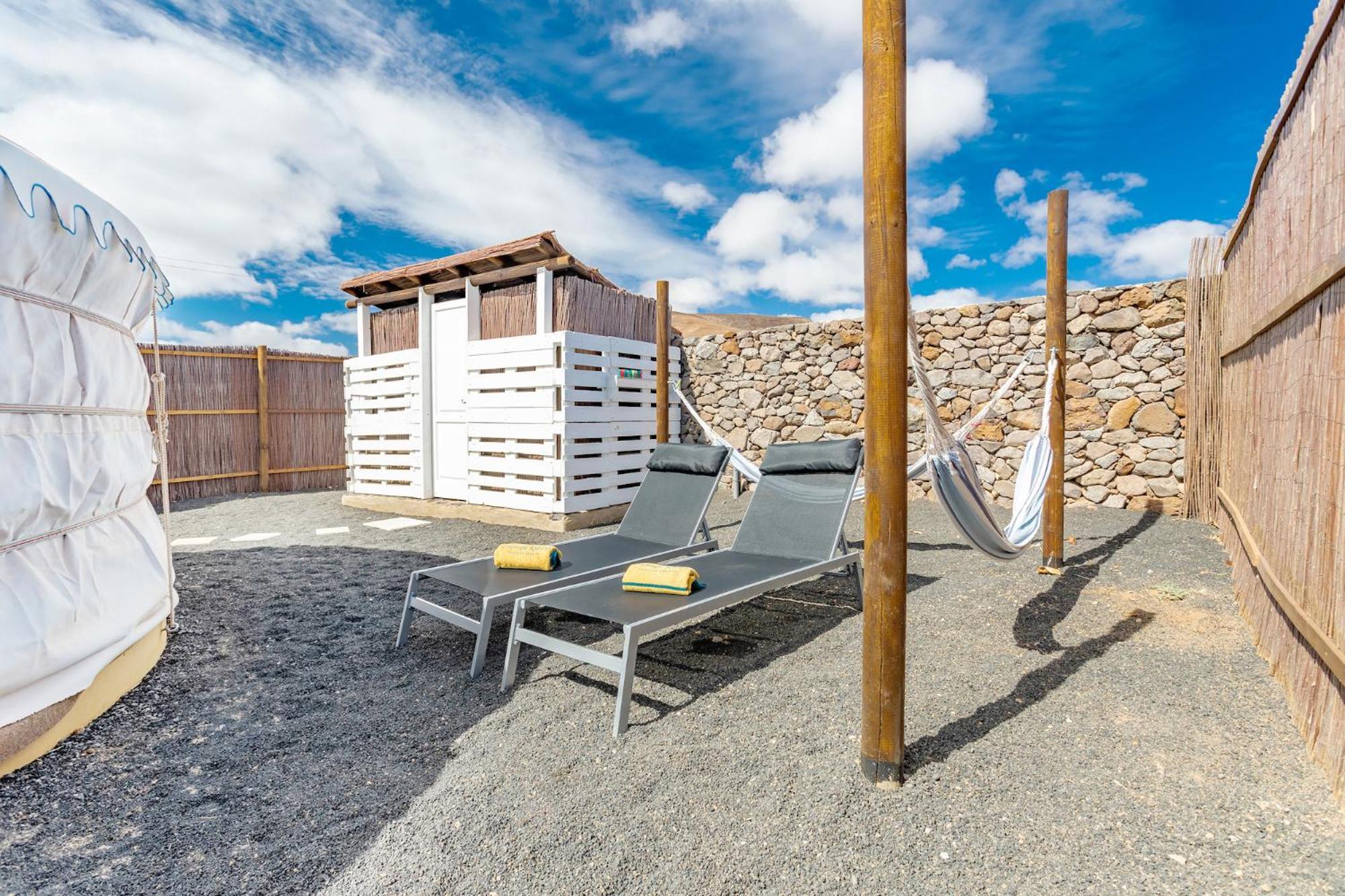 Finca De Arrieta Village - Yurts And Stone Cottages - Shared Pool - Walking Distance To Arrieta Beach - Eco Friendly Tabayesco Bagian luar foto