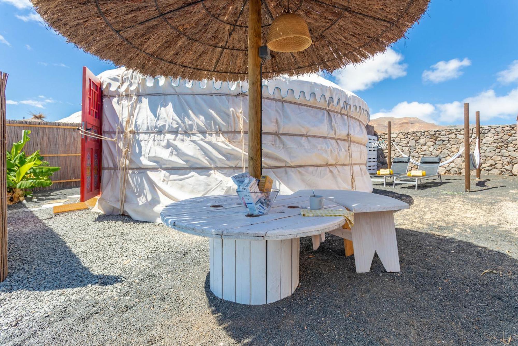 Finca De Arrieta Village - Yurts And Stone Cottages - Shared Pool - Walking Distance To Arrieta Beach - Eco Friendly Tabayesco Bagian luar foto