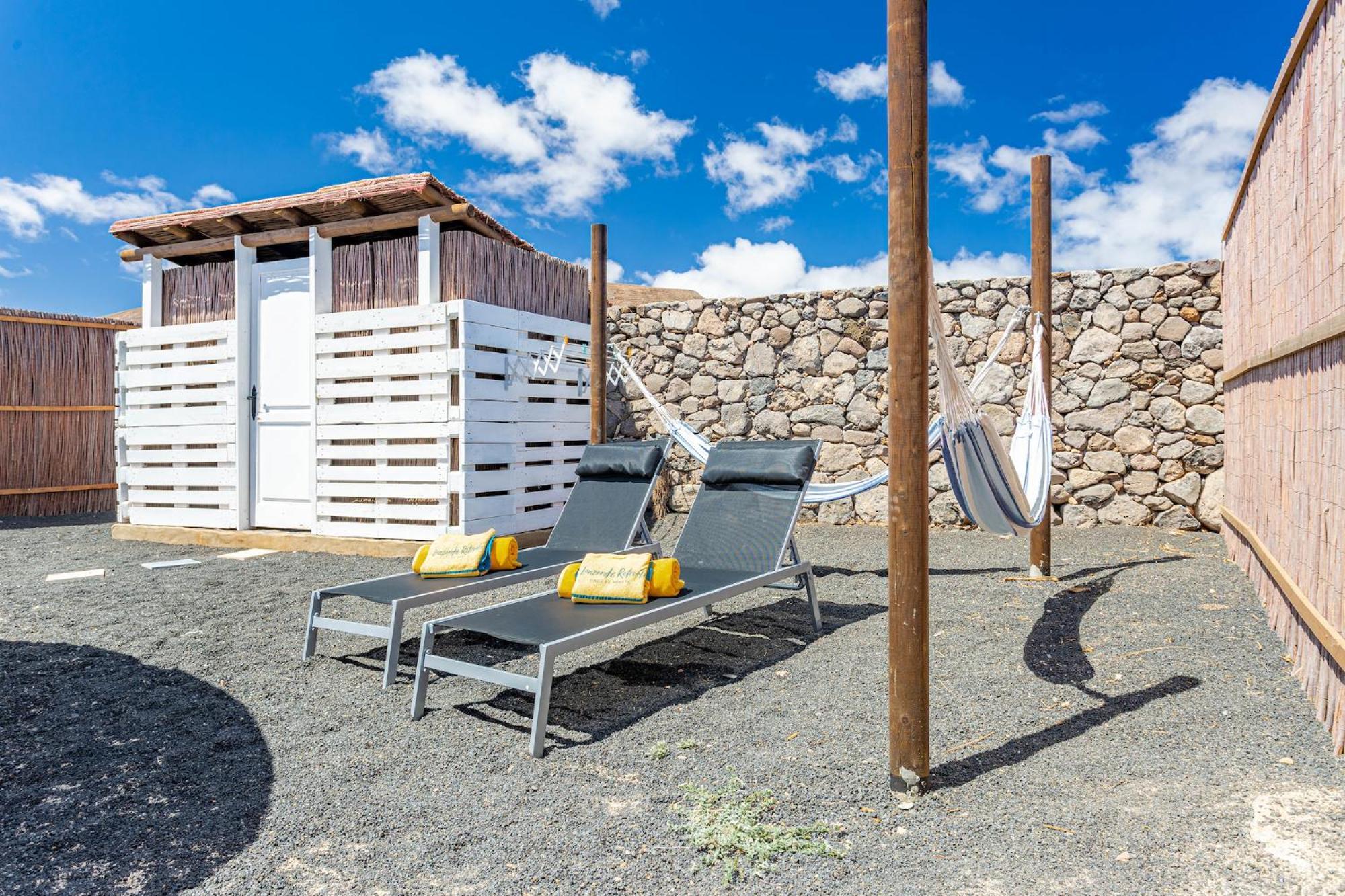 Finca De Arrieta Village - Yurts And Stone Cottages - Shared Pool - Walking Distance To Arrieta Beach - Eco Friendly Tabayesco Bagian luar foto