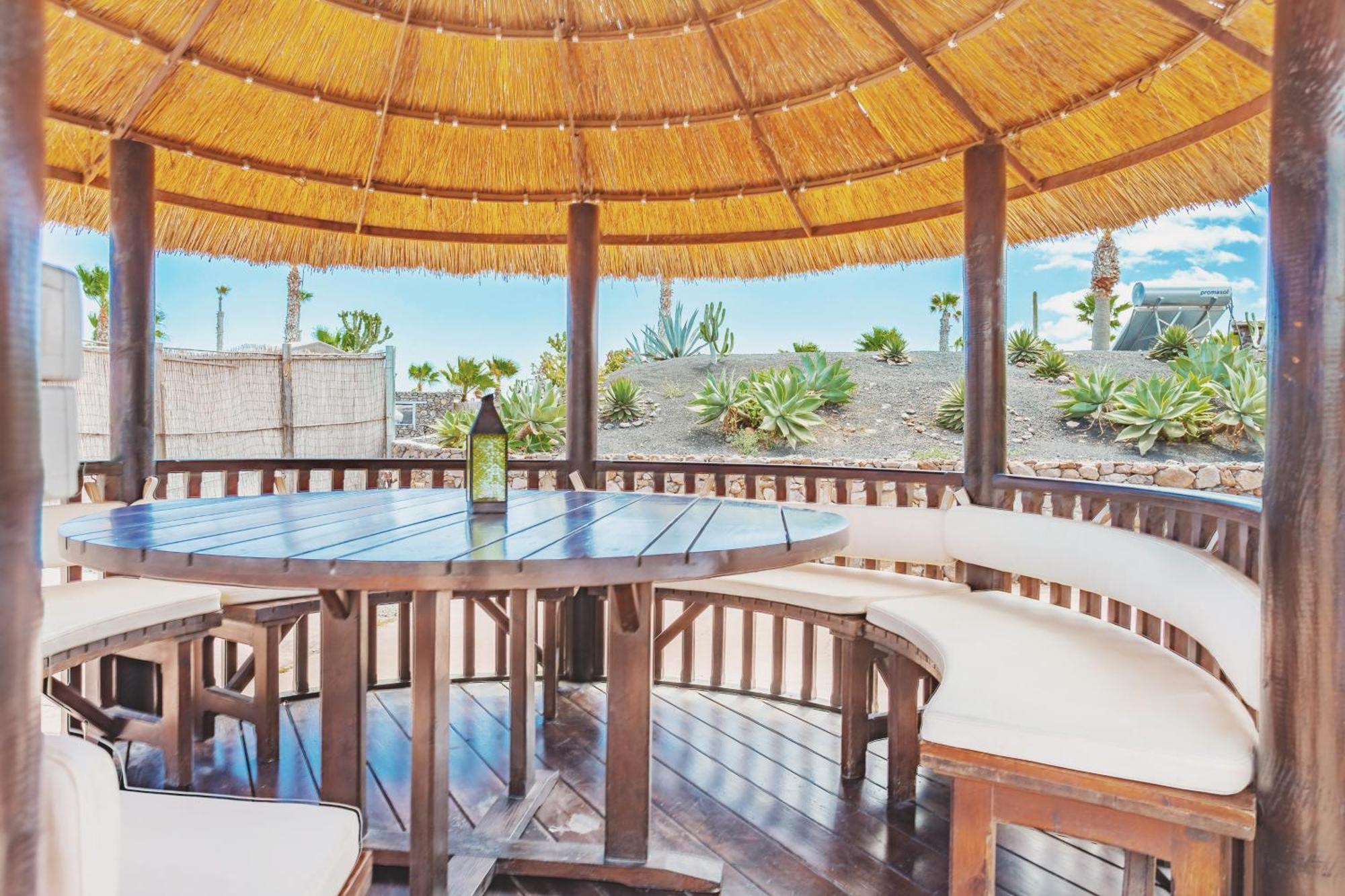 Finca De Arrieta Village - Yurts And Stone Cottages - Shared Pool - Walking Distance To Arrieta Beach - Eco Friendly Tabayesco Bagian luar foto