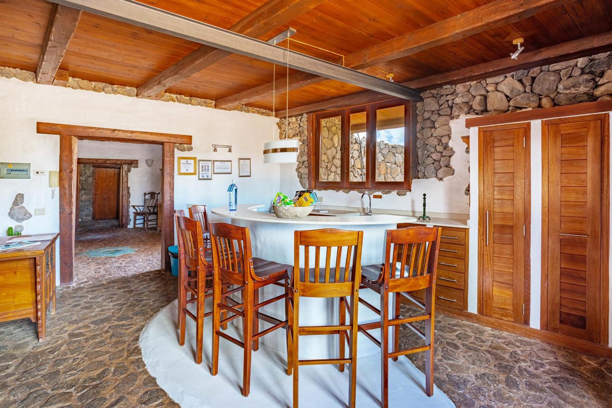Finca De Arrieta Village - Yurts And Stone Cottages - Shared Pool - Walking Distance To Arrieta Beach - Eco Friendly Tabayesco Bagian luar foto